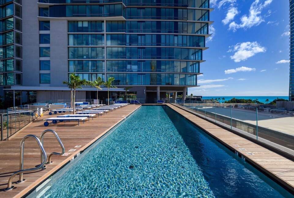 Heart of Kaka'ako Luxury Apartment - Honolulu, Hawaii