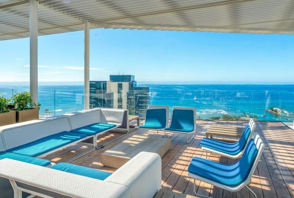 Heart of Kaka'ako Luxury Apartment - Honolulu, Hawaii