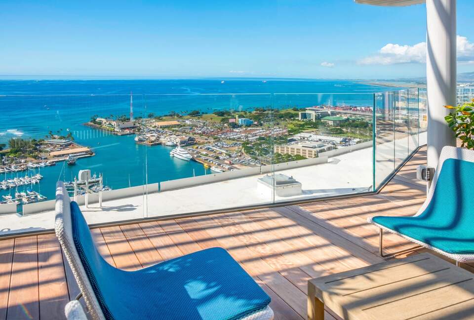 Heart of Kaka'ako Luxury Apartment - Honolulu, Hawaii