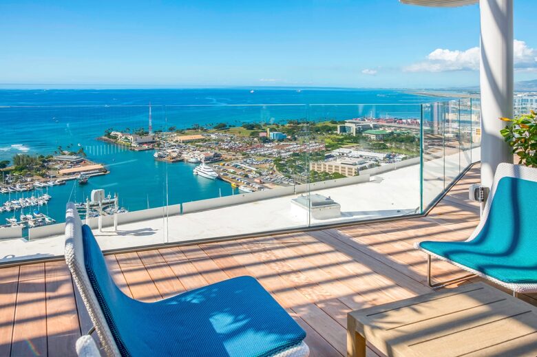 Heart of Kaka'ako Luxury Apartment - Honolulu, Hawaii