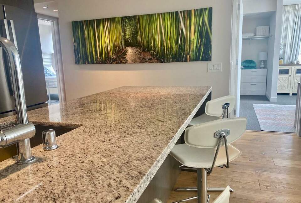 Heart of Kaka'ako Luxury Apartment - Honolulu, Hawaii