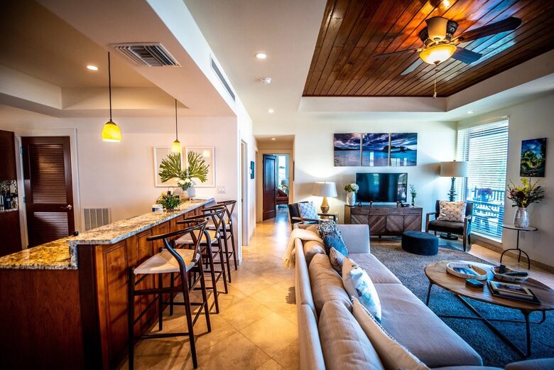 Home Exchange in St. John, USVI, breakfast seating