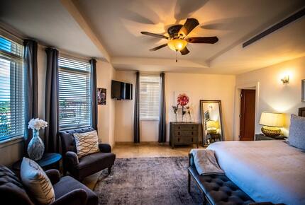 Home Exchange in St. John, USVI, sitting area in master suite