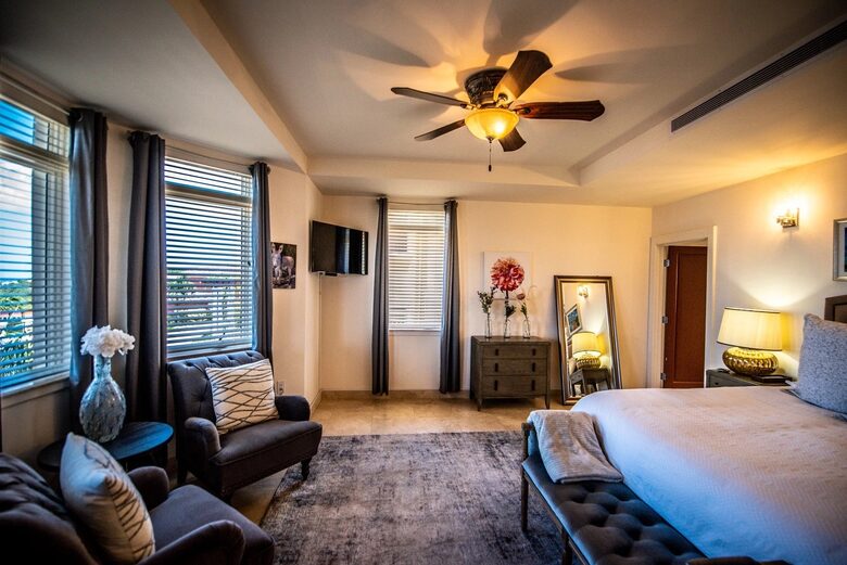 Home Exchange in St. John, USVI, sitting area in master suite