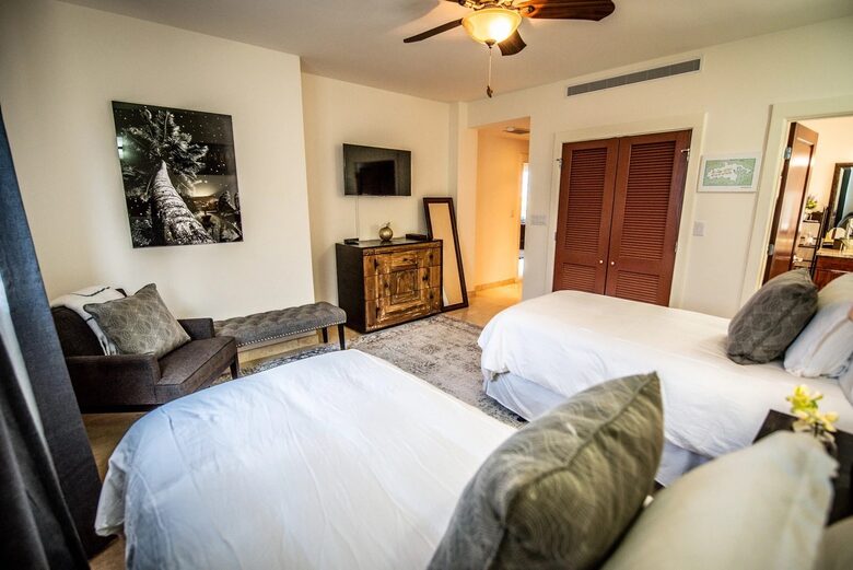 Home Exchange in St. John, USVI, guest bedroom twin/king flexibility