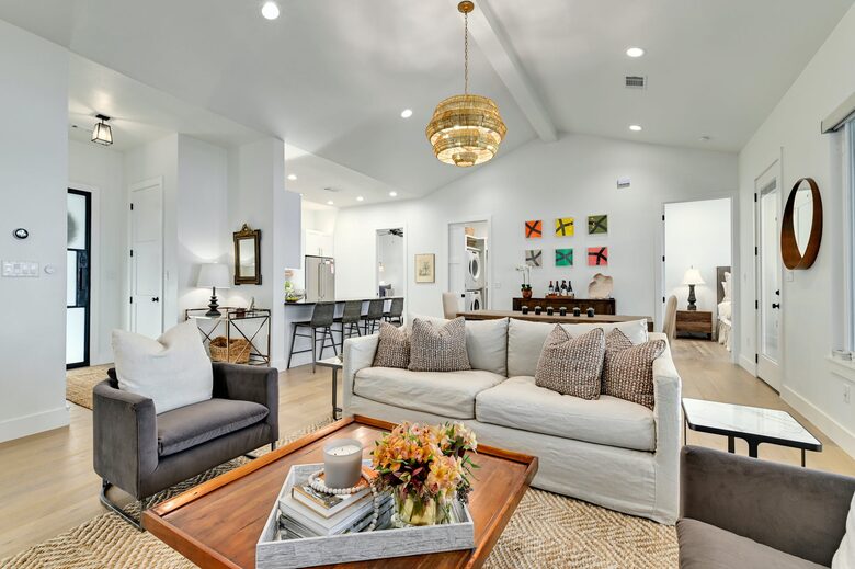 Lakefront Designer's Home on Lake LBJ - Kingsland, Texas