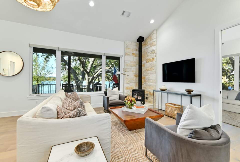 Lakefront Designer's Home on Lake LBJ - Kingsland, Texas