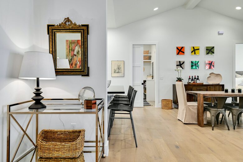 Lakefront Designer's Home on Lake LBJ - Kingsland, Texas