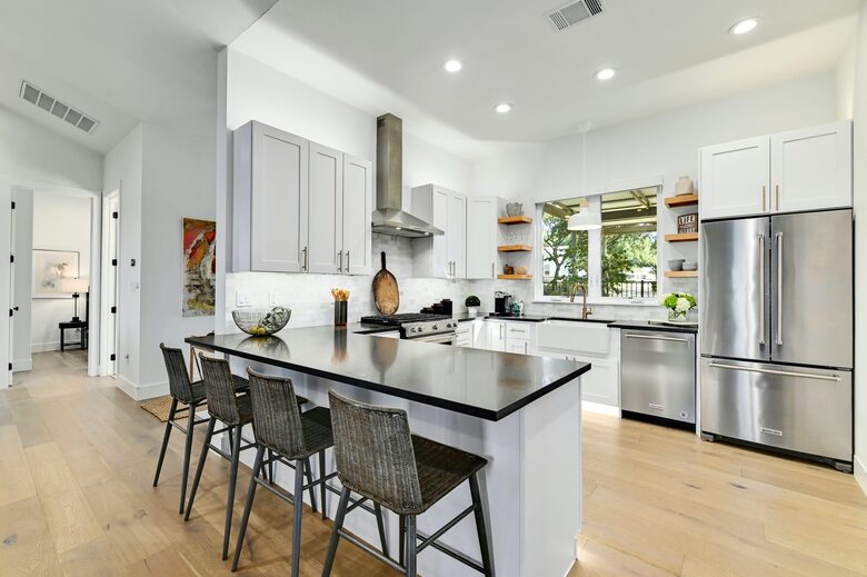 Lakefront Designer's Home on Lake LBJ - Kingsland, Texas