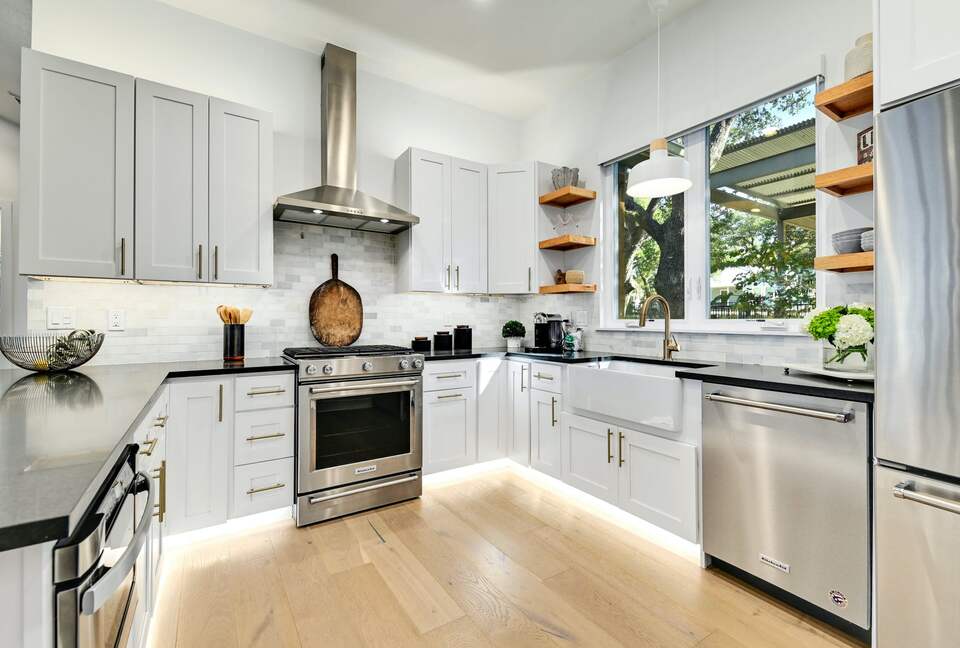 Lakefront Designer's Home on Lake LBJ - Kingsland, Texas