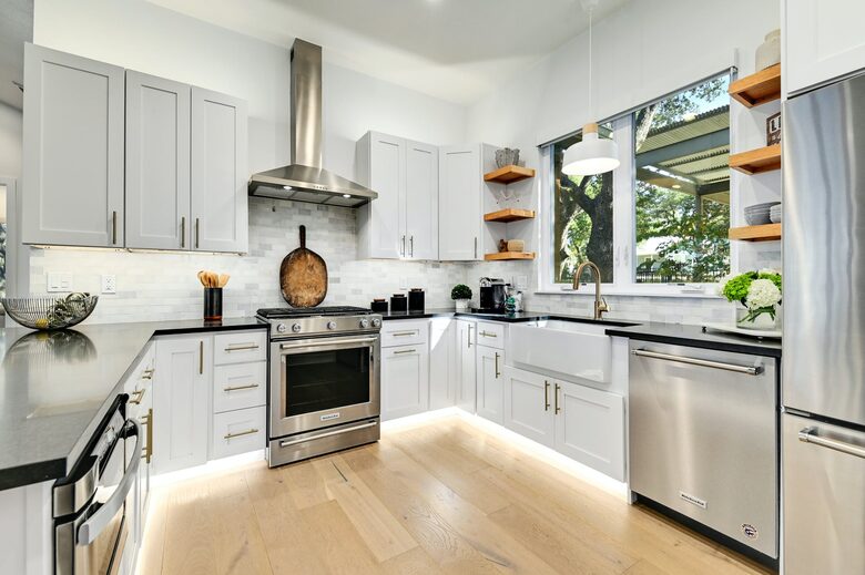 Lakefront Designer's Home on Lake LBJ - Kingsland, Texas