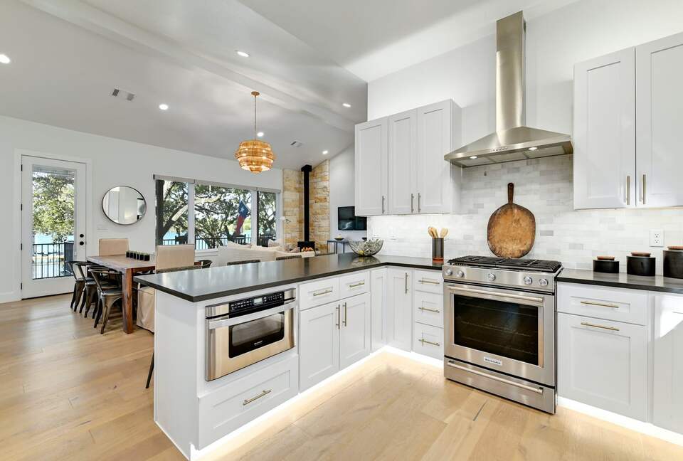 Lakefront Designer's Home on Lake LBJ - Kingsland, Texas