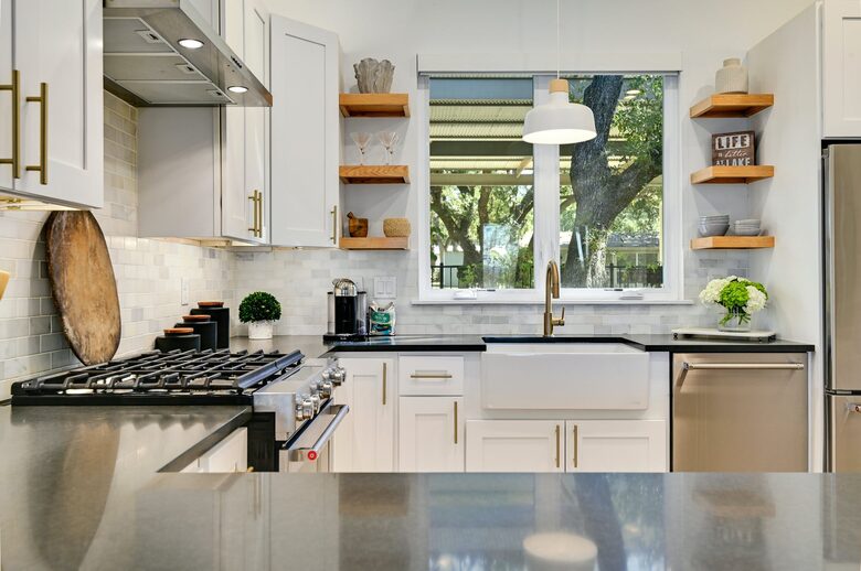 Lakefront Designer's Home on Lake LBJ - Kingsland, Texas