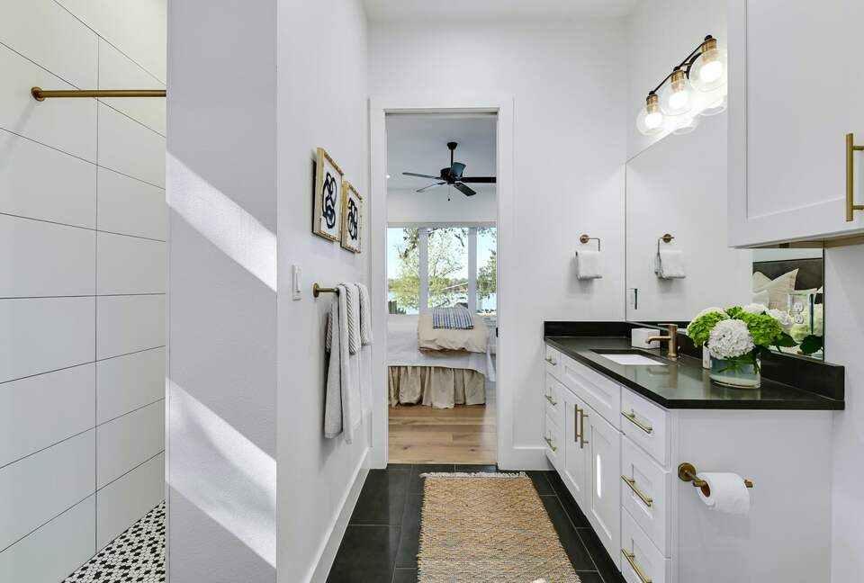 Lakefront Designer's Home on Lake LBJ - Kingsland, Texas