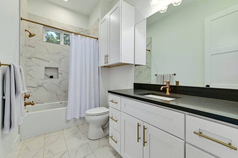 Lakefront Designer's Home on Lake LBJ - Kingsland, Texas