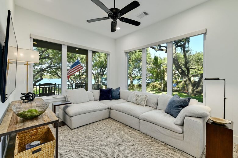 Lakefront Designer's Home on Lake LBJ - Kingsland, Texas