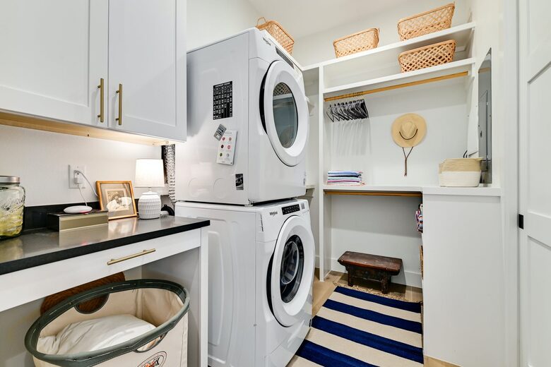 Lakefront Designer's Home on Lake LBJ - Kingsland, Texas