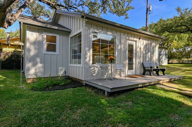 Lakefront Designer's Home on Lake LBJ - Kingsland, Texas