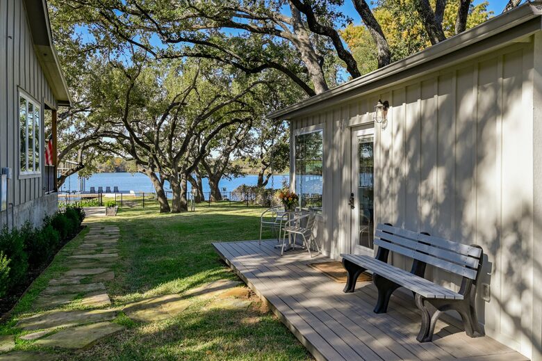 Lakefront Designer's Home on Lake LBJ - Kingsland, Texas
