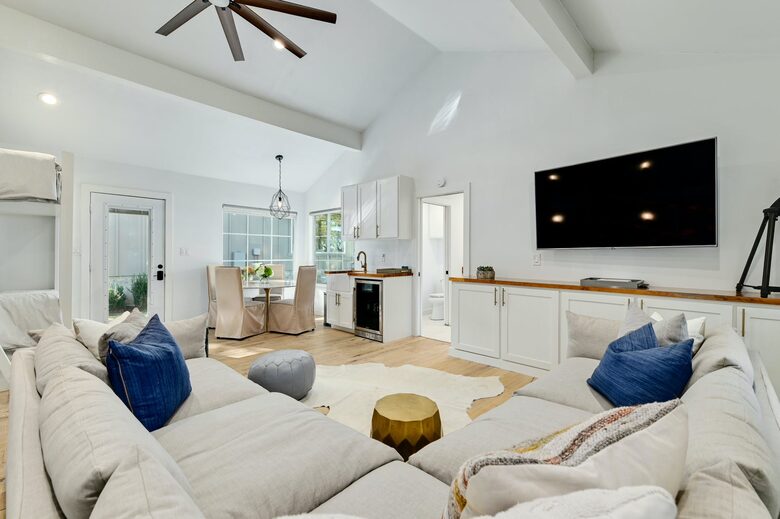 Lakefront Designer's Home on Lake LBJ - Kingsland, Texas