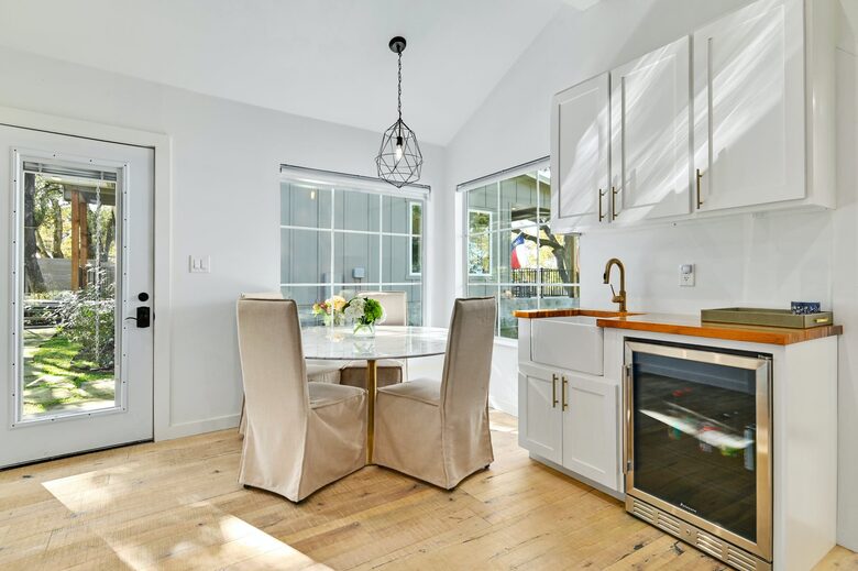 Lakefront Designer's Home on Lake LBJ - Kingsland, Texas