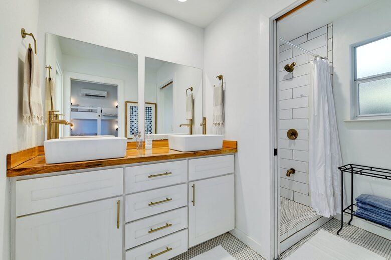 Lakefront Designer's Home on Lake LBJ - Kingsland, Texas