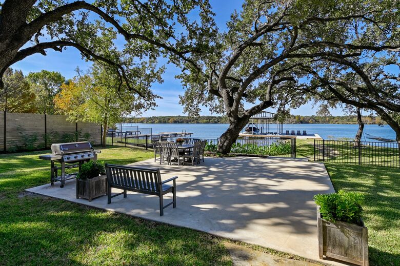 Lakefront Designer's Home on Lake LBJ - Kingsland, Texas