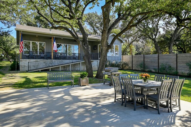 Lakefront Designer's Home on Lake LBJ - Kingsland, Texas