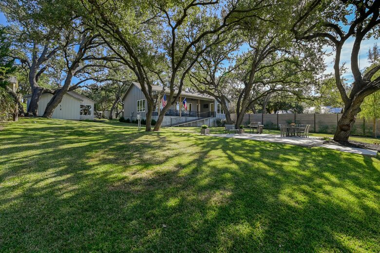 Lakefront Designer's Home on Lake LBJ - Kingsland, Texas