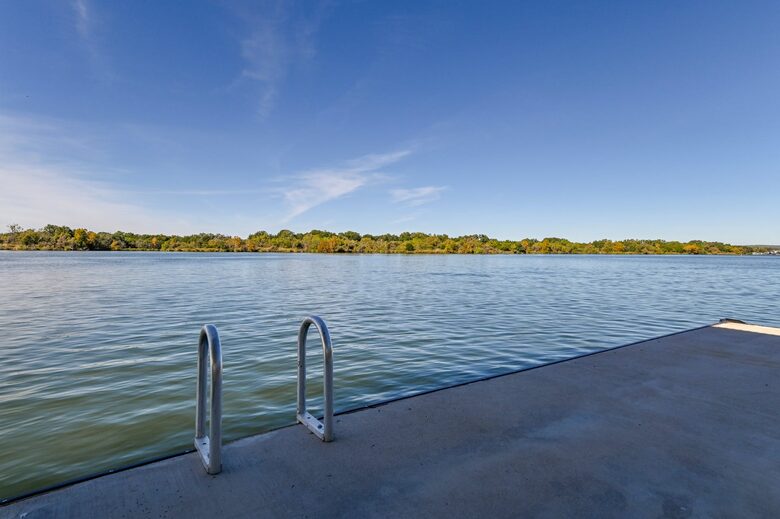Lakefront Designer's Home on Lake LBJ - Kingsland, Texas