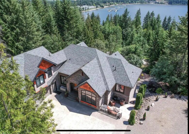 Home Exchange in British Columbia with views of Lake Mara