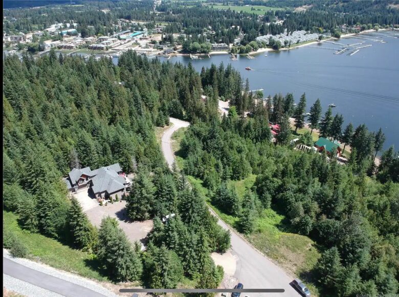 Home Exchange in British Columbia lake views