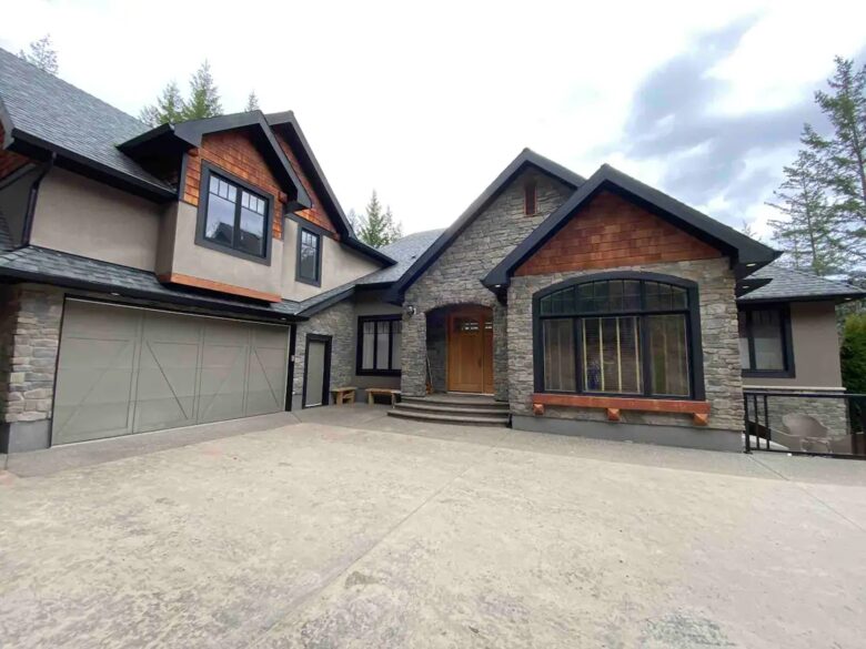 Home Exchange in British Columbia lodge with 6 bedrooms