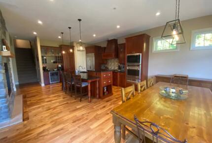 Home Exchange in British Columbia stunning dining and kitchen