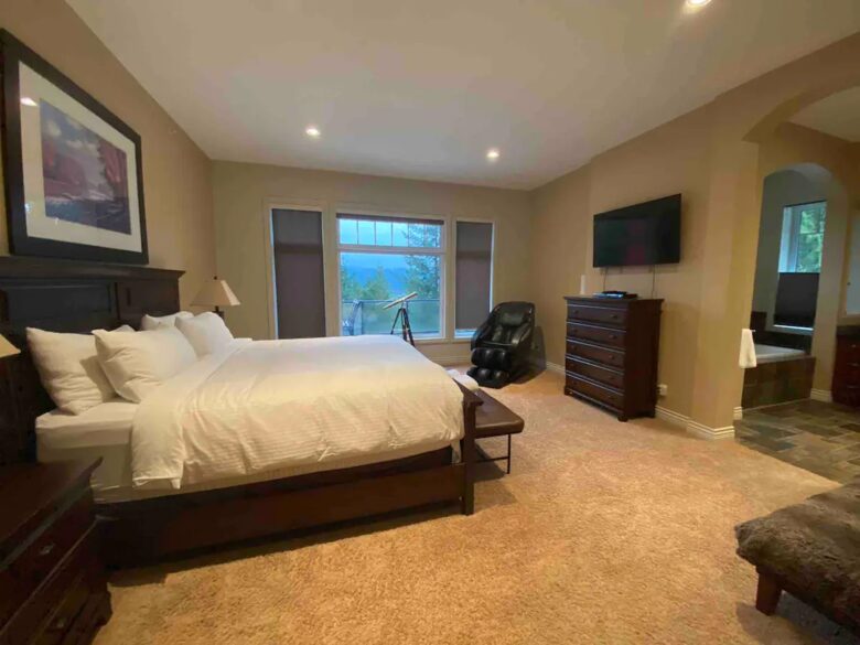 Home Exchange in British Columbia master bedroom suite