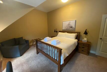 Home Exchange in British Columbia guest bedroom