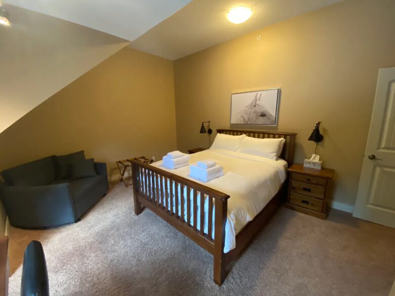 Home Exchange in British Columbia guest bedroom