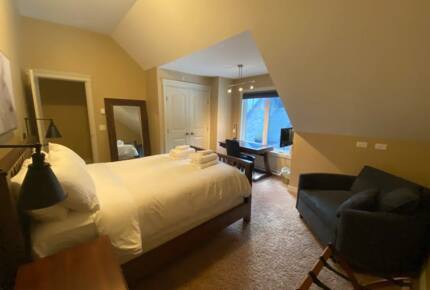 Home Exchange in British Columbia guest bedroom