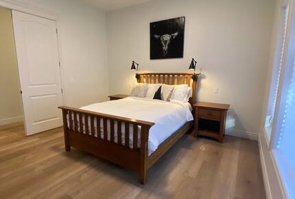 Home Exchange in British Columbia guest bedroom