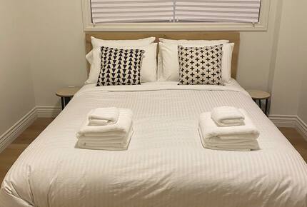 Home Exchange in British Columbia guest bedroom