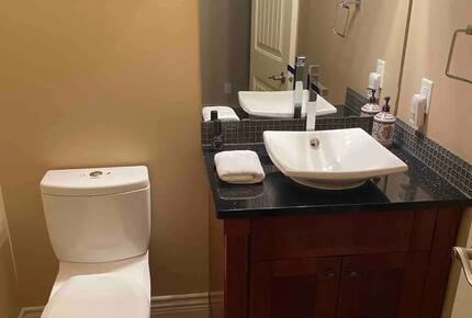Home Exchange in British Columbia guest bathroom