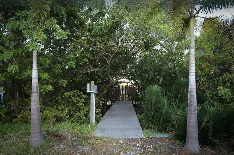 Home Exchange in Indian Shores, FL with tones of privacy