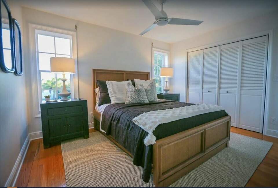 Home Exchange in Indian Shores, FL large clean bedroom