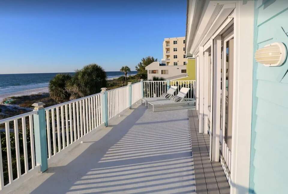 Home Exchange in Indian Shores, FL balcony
