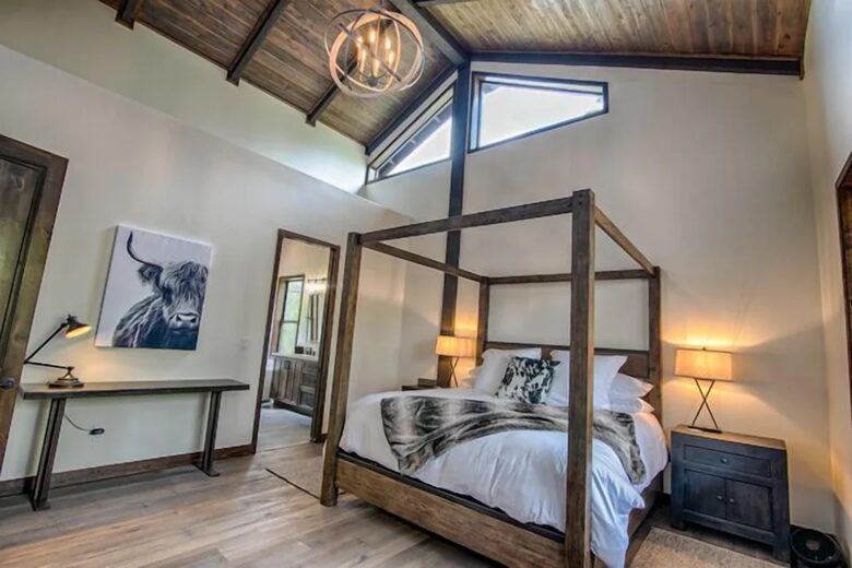 Retreat at Whispering Pines Luxe Cabin - Show Low, Arizona