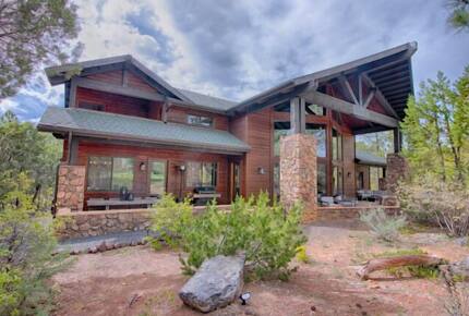Retreat at Whispering Pines Luxe Cabin - Show Low, Arizona