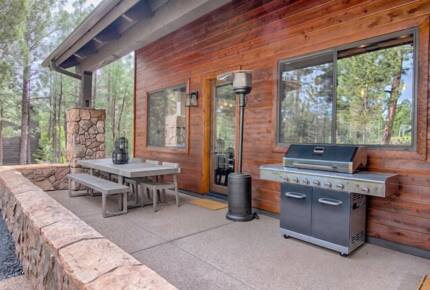 Retreat at Whispering Pines Luxe Cabin - Show Low, Arizona