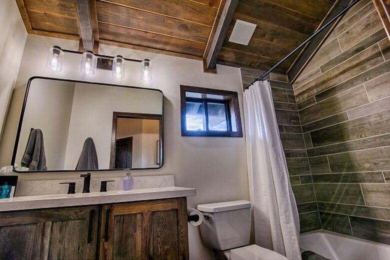 Retreat at Whispering Pines Luxe Cabin - Show Low, Arizona