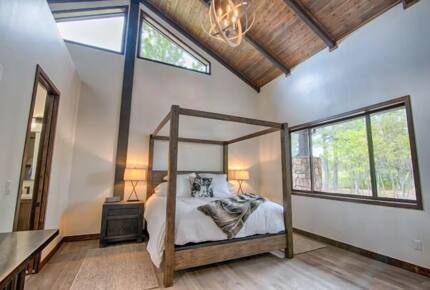 Retreat at Whispering Pines Luxe Cabin - Show Low, Arizona