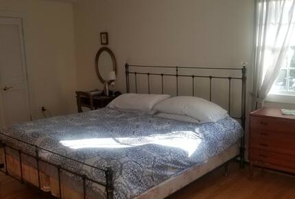 Home Exchange in Jamestown, RI, views of the Atlantic Ocean